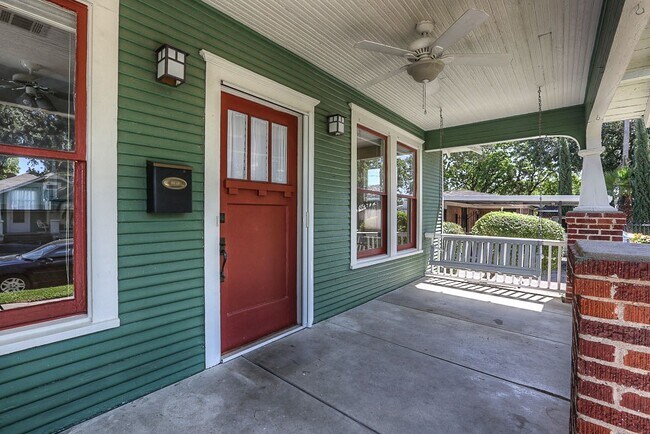 Building Photo - 1119 Jerome St