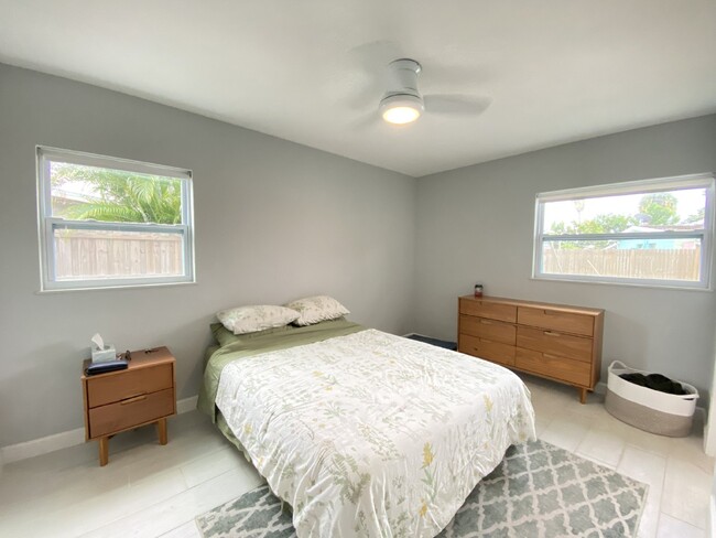 Building Photo - Bright and Updated 4-Bedroom Retreat in th...