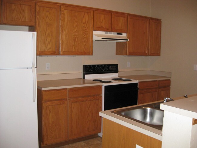 Building Photo - 2-Bedroom Duplex in Prime Corvallis Location!