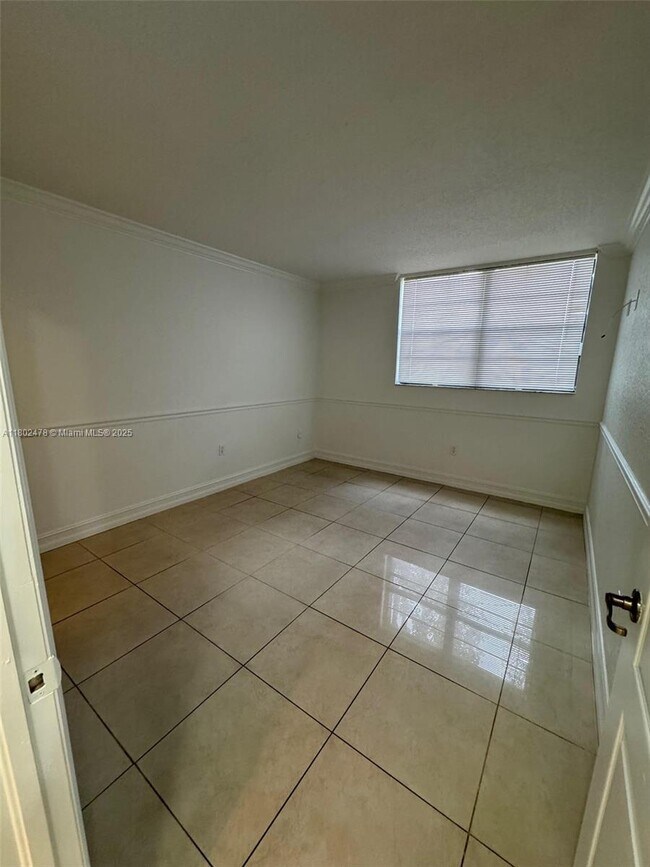 Building Photo - 3611 SW 117th Ave