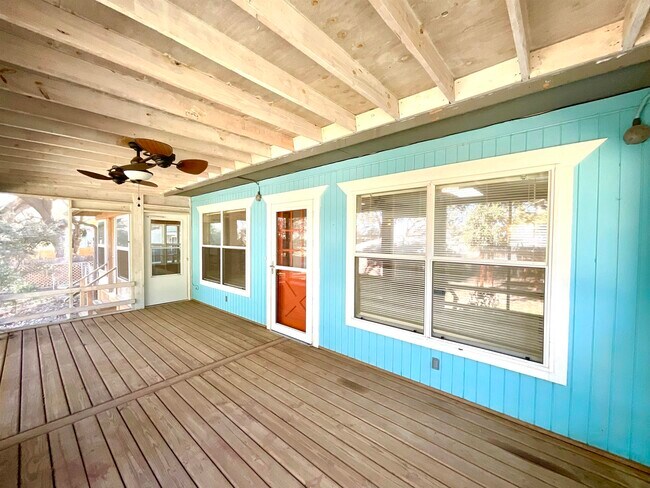 Building Photo - 5303 Shady Oak Cir