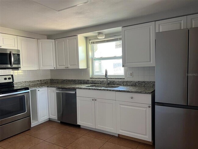 Building Photo - 7835 Arbordale Dr