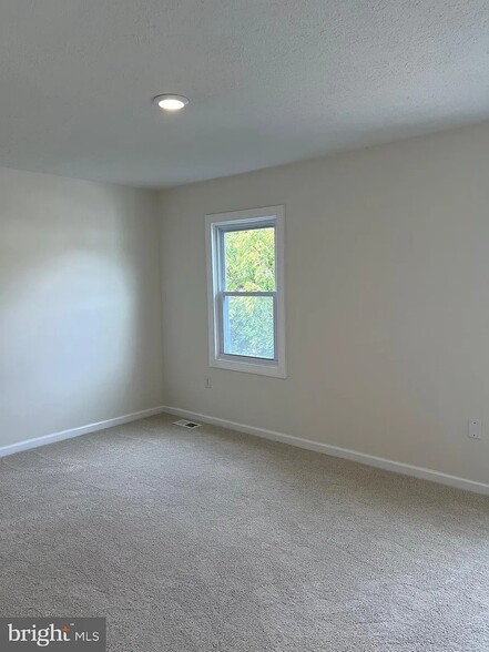 Building Photo - 83 Wenner Dr