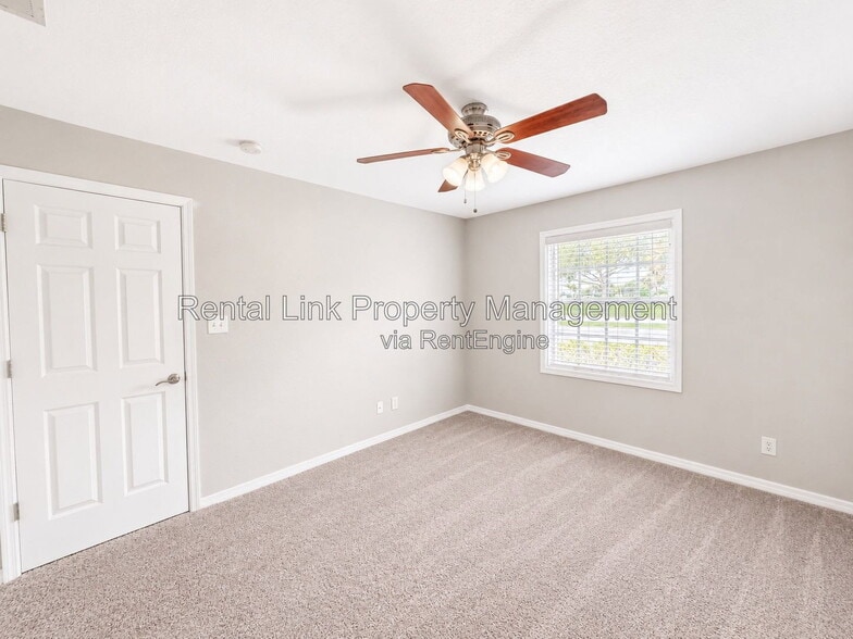 Building Photo - 4728 Beach Dr SE