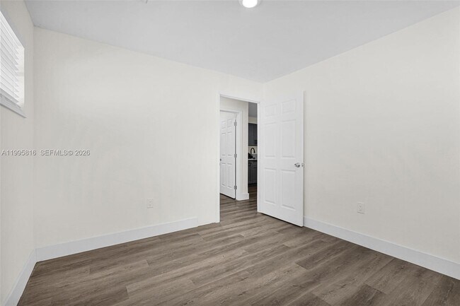 Building Photo - 1730 Acapulco Dr