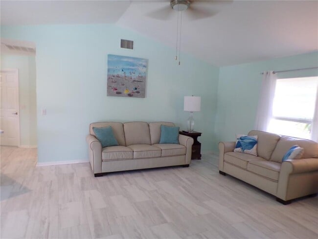 Building Photo - 15624 Hennipen Cir