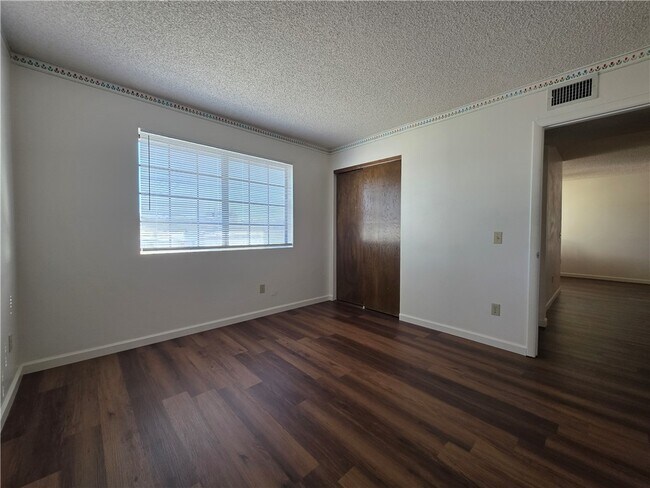 Building Photo - 1190 Ramar Rd