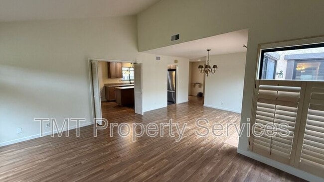 Building Photo - 59 Los Palos Dr