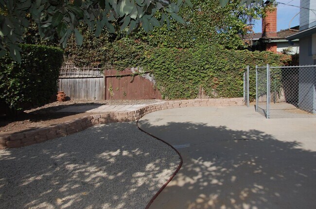 Building Photo - Large Home Near Magnolia Shopping Center