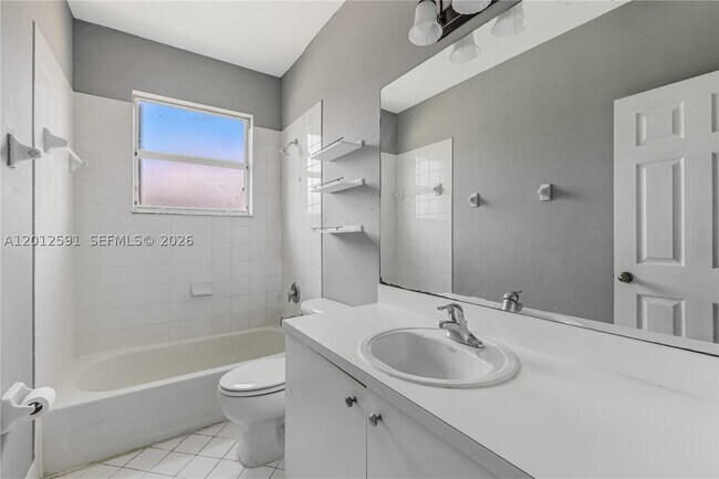 Building Photo - 3375 NE 15th Dr