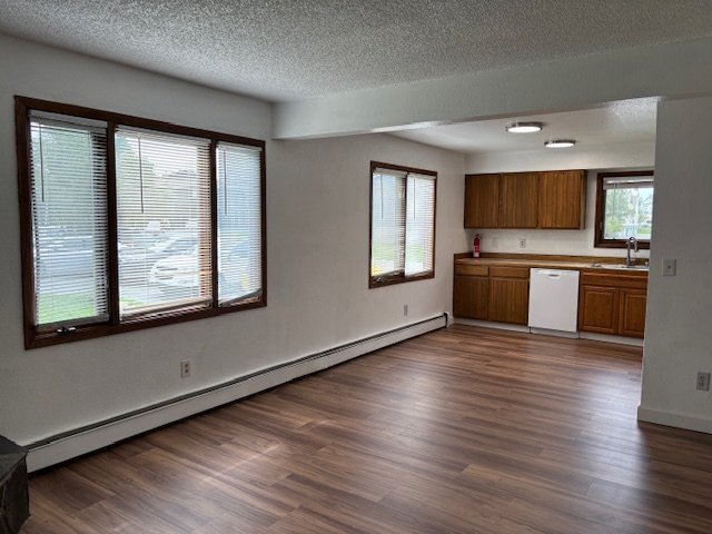 Building Photo - 1180 Golden Dawn Cir