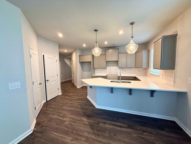 Building Photo - 144 Gervais Cir