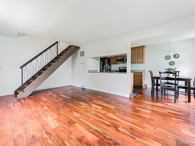 Building Photo - 3115 Sunnyside Ct
