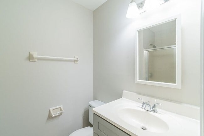 Building Photo - 2 Bed 2 Bath Condo in Charlotte