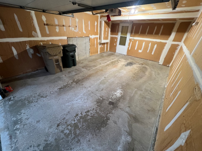 Building Photo - 243 Tyler Cir