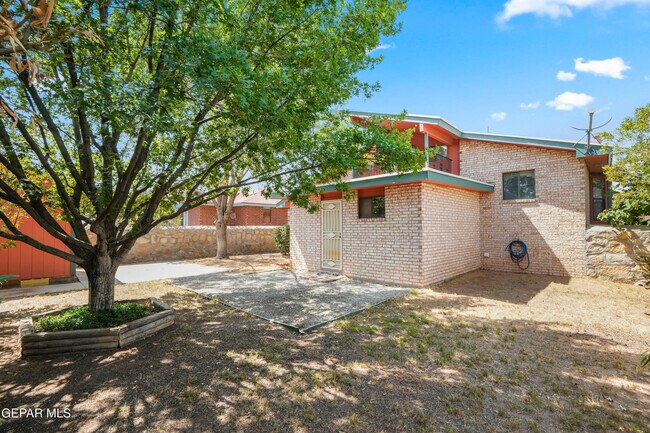 Building Photo - 4644 Loma De Cobre Dr