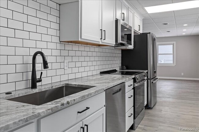 Building Photo - 3771 Gainesborough Dr