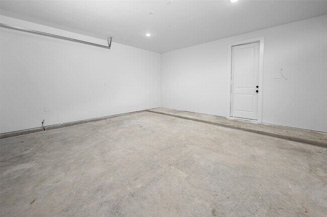 Building Photo - 4610 Crown Grove Ln