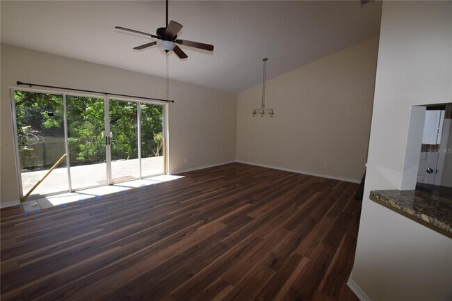 Building Photo - 302 Bridie Ct