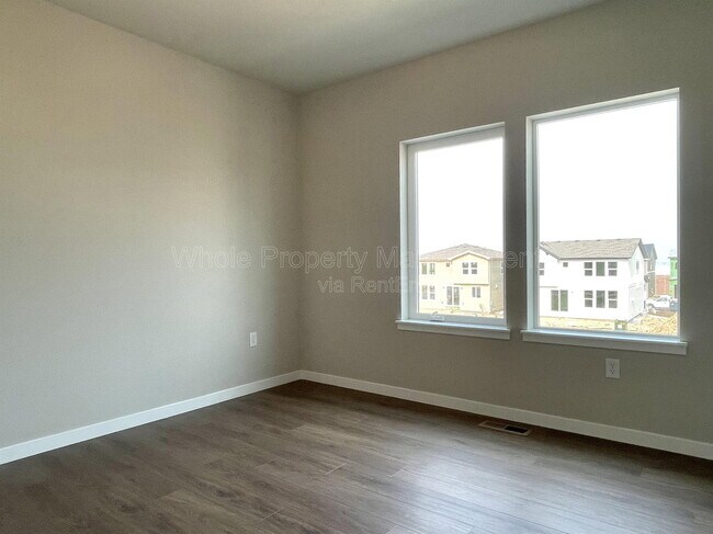 Building Photo - 361 Fox Ln