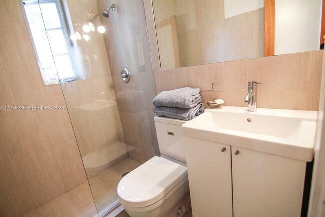 Building Photo - 400 Meridian Ave