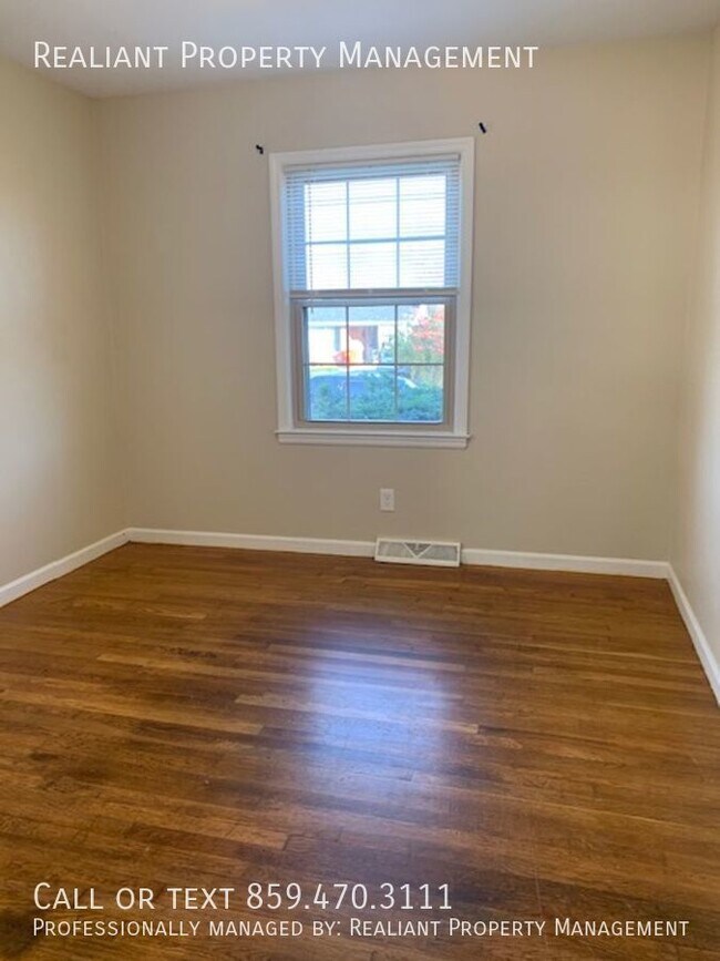 Building Photo - 508 Hickory Hill Dr