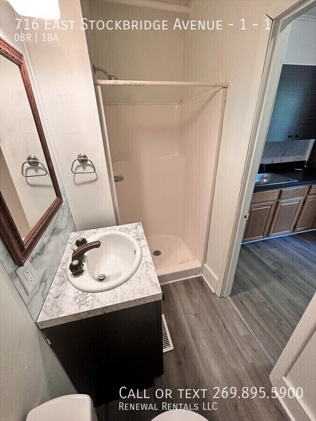 Building Photo - 716 E Stockbridge Ave