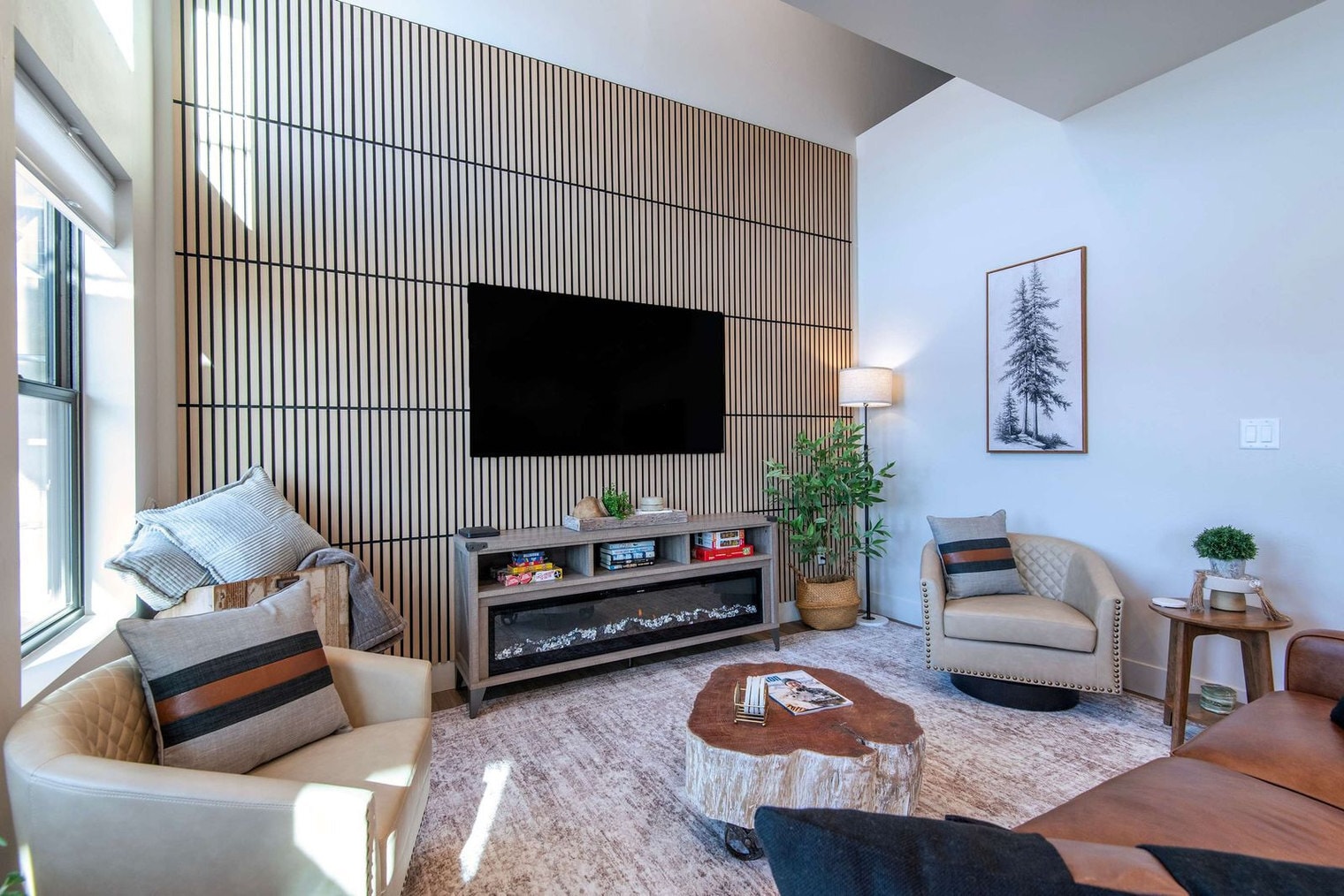 Building Photo - 690 Stone Peak Lp