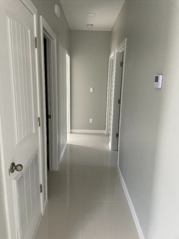 Building Photo - 312 W Rutherford Ave