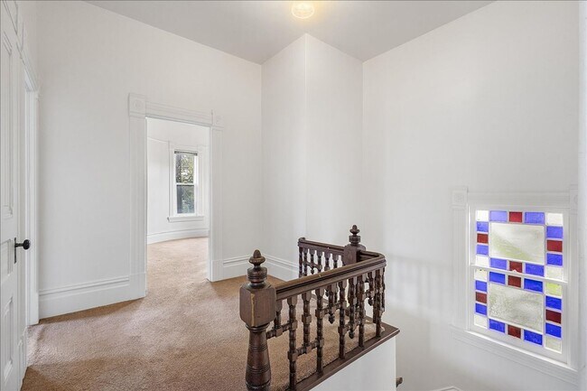 Building Photo - 1228 Park Ave E