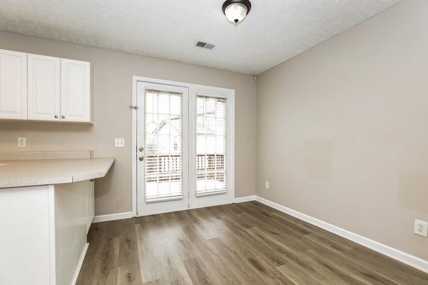 Building Photo - 2136 Blake Dr