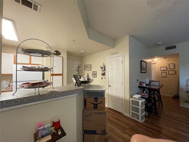 Building Photo - 2320 Gracy Farms Ln
