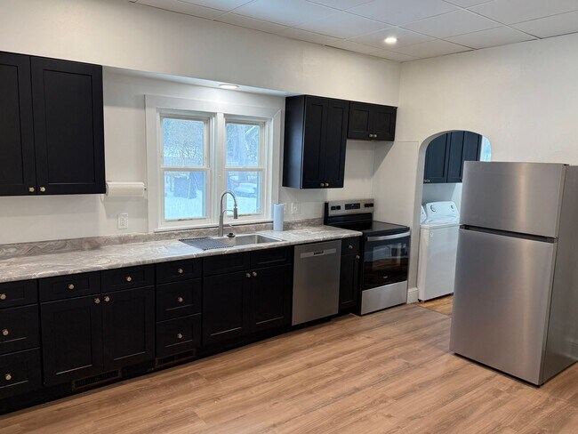 Building Photo - 920 S Jackson St