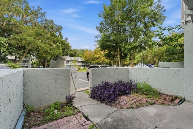 Building Photo - 4411 SW 34th St