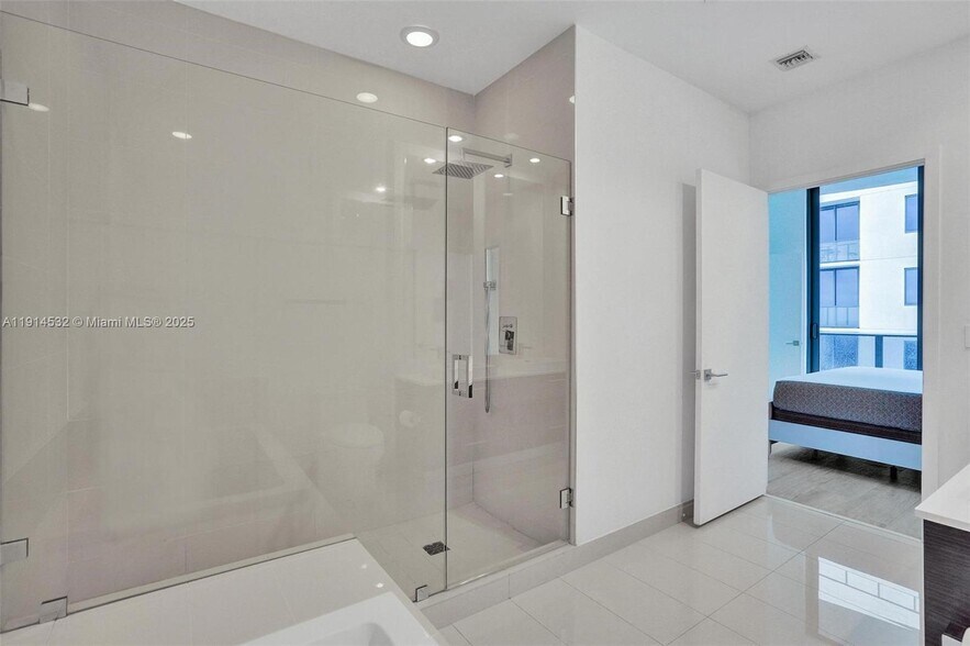 Building Photo - 55 SW 9th St