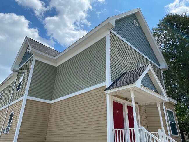 Building Photo - 82 3rd St