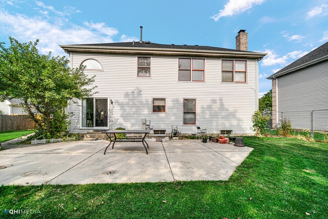 Building Photo - 2870 Roslyn Ln