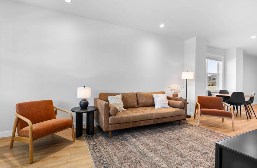 Building Photo - 3132 W Laux Dr