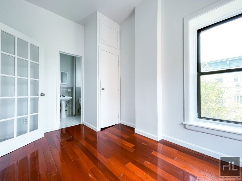Building Photo - GREENE AVENUE / NO FEE / 2-Months Free / Charming Bed-Stuy 1-Bed 1-Bath / Prime Location