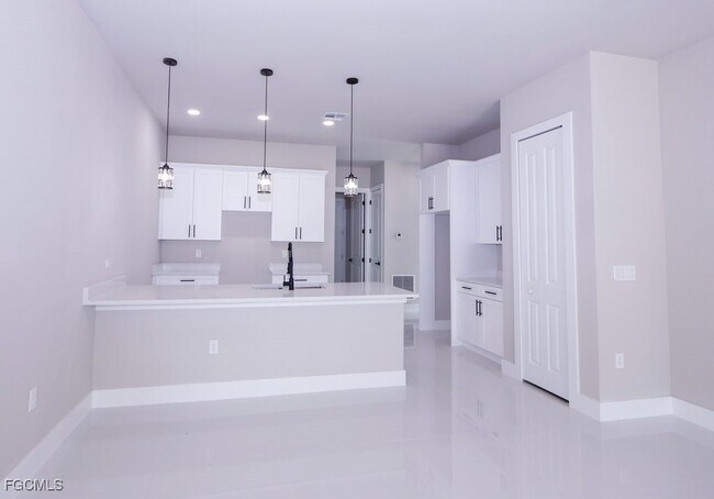 Building Photo - 217 Greenbriar Blvd