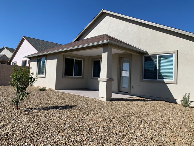 Building Photo - 1578 Chateau Dr