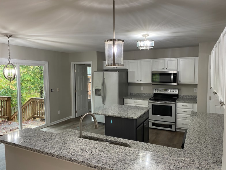 Building Photo - 12404 Village Pines Ln