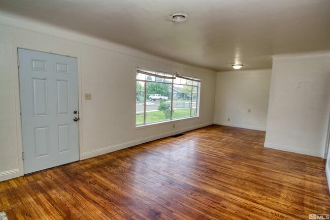 Building Photo - 255 G St