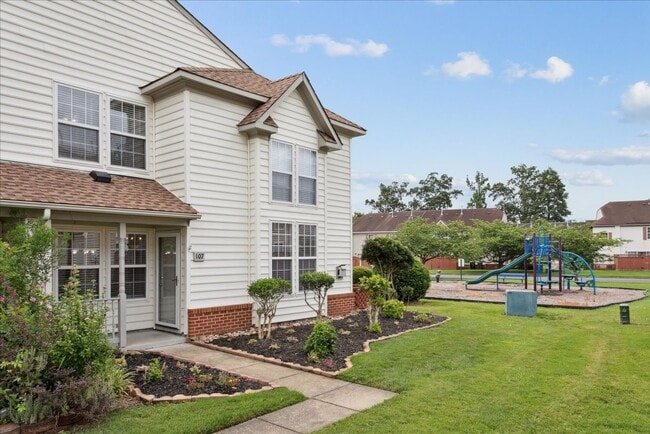 Building Photo - York County Townhouse | 3BR | 2.5BA | The Gables