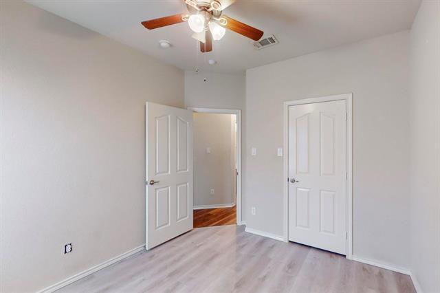 Building Photo - 3504 Hornbeam St