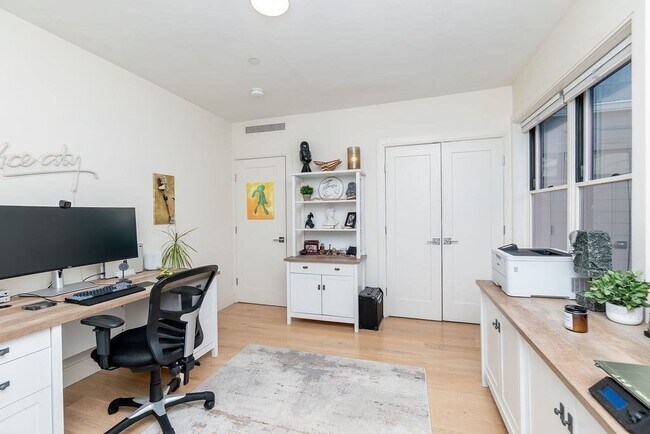 Building Photo - 69 Lubec St