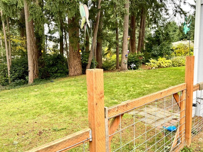 Building Photo - Charming 1-Bedroom 1 bath duplex in Gig Harbor