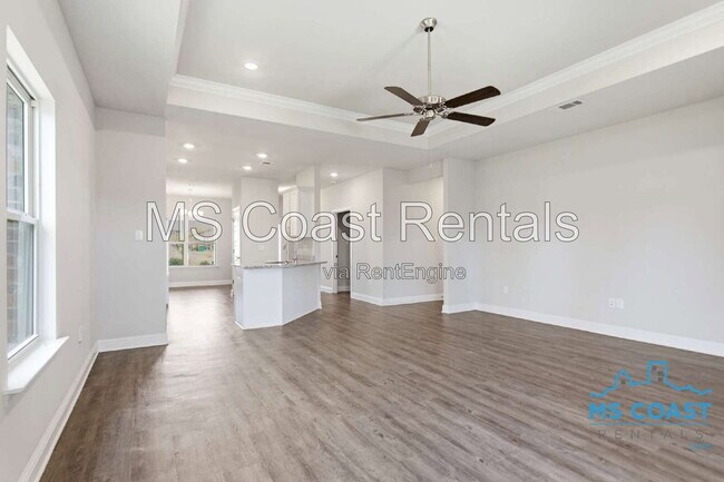 Building Photo - 5543 Overland Dr