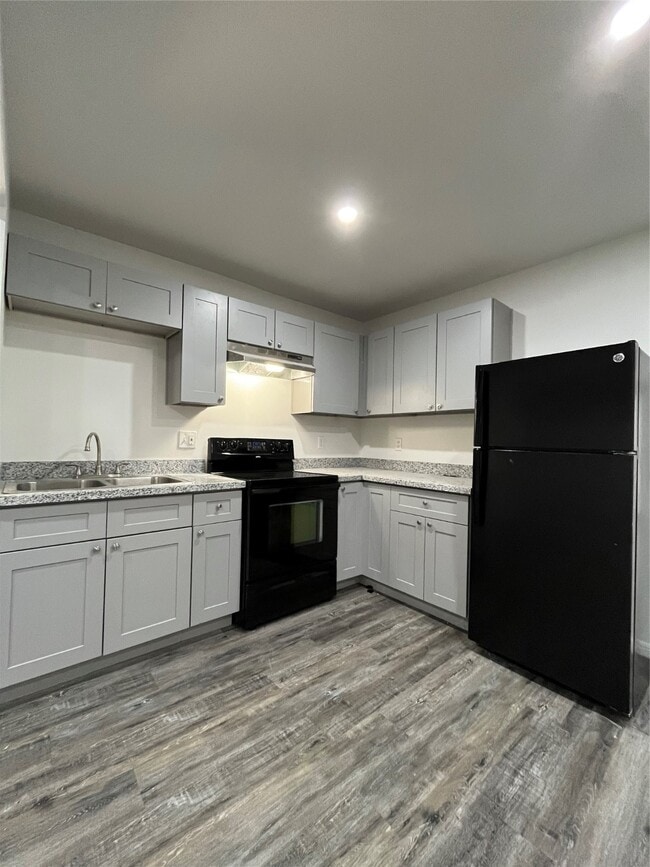 Building Photo - 8308 John St