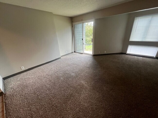 Building Photo - Multi-family Apartment Community
